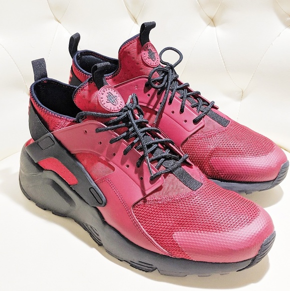 Nike Other - Nike Black + Red Huarache Sneaker